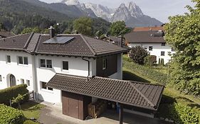 Ferienhaus Windschaeufeln In Garmisch-Partenkirchen